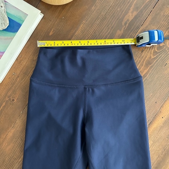 Alo Yoga Navy Airlift leggings - Picture 4 of 5